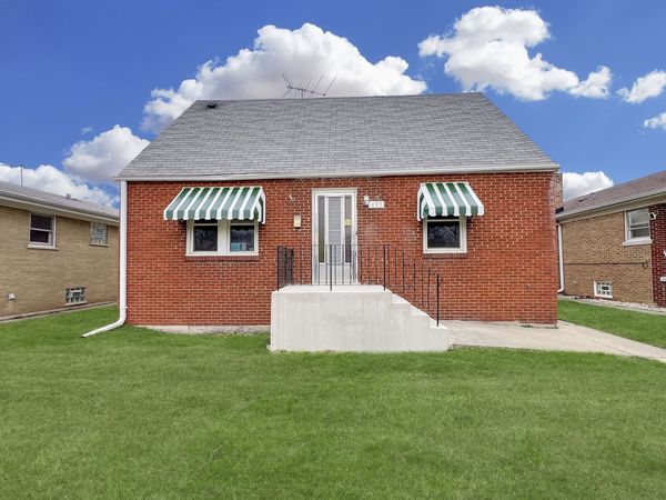 435 Greenbay Avenue , Calumet City, IL 60409