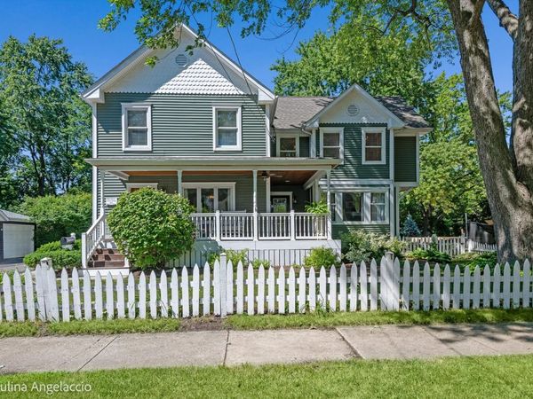 318 W Lake Street , Barrington, IL 60010