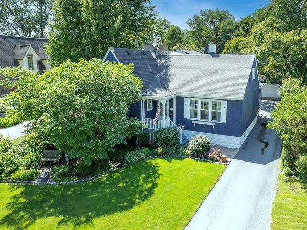 22 Arthur Avenue , Clarendon Hills, IL 60514