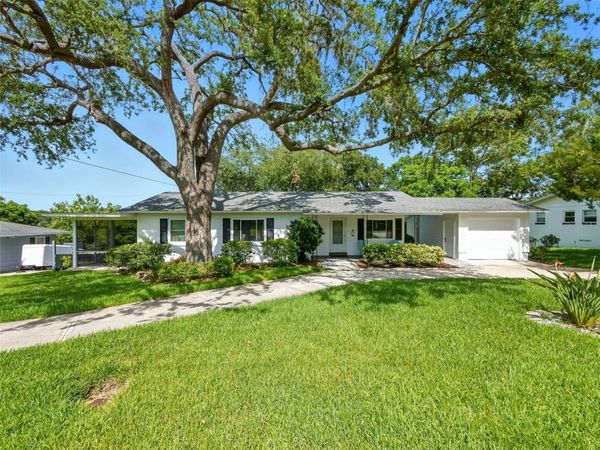 1426 CRESTVIEW DRIVE , MOUNT DORA, FL 32757
