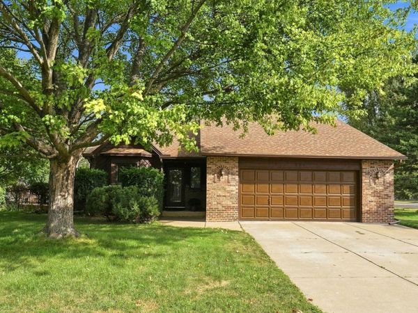 651 Allen Avenue , Little Canada, MN 55117