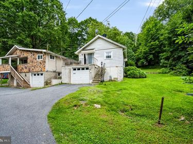 2242 EDGEWOOD AVENUE, EASTON, PA 18045