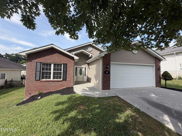 25 Bedding Place, Johnson City, TN 37604
