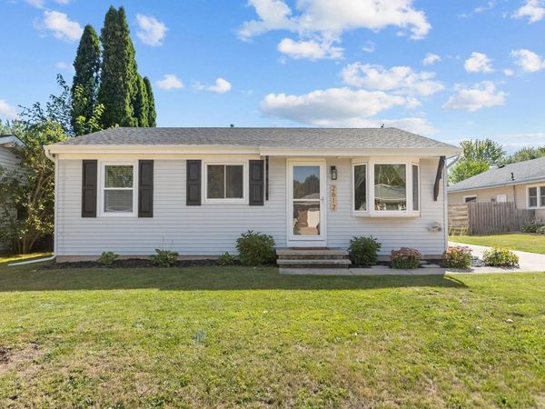 2612 S FOUNTAIN AVENUE, Appleton, WI 54915