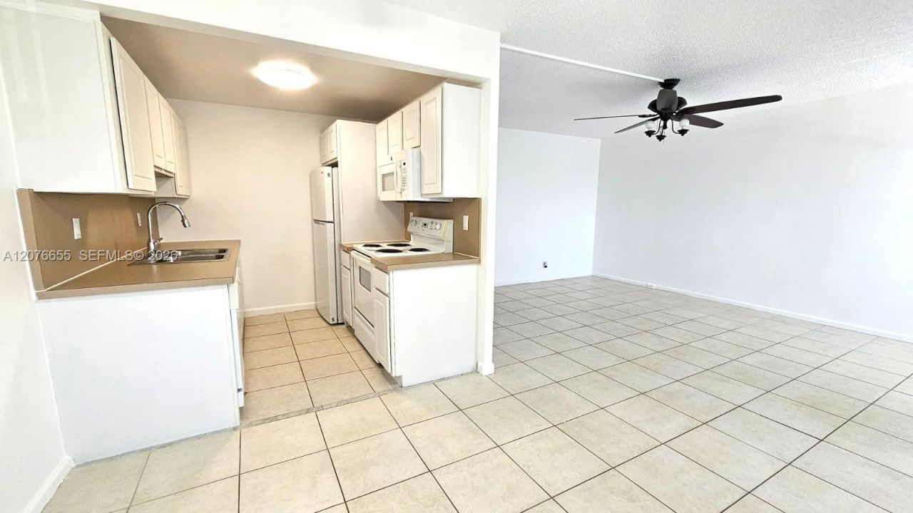 4034 Exeter B , Unit 4034, Boca Raton, FL 33434 Photo