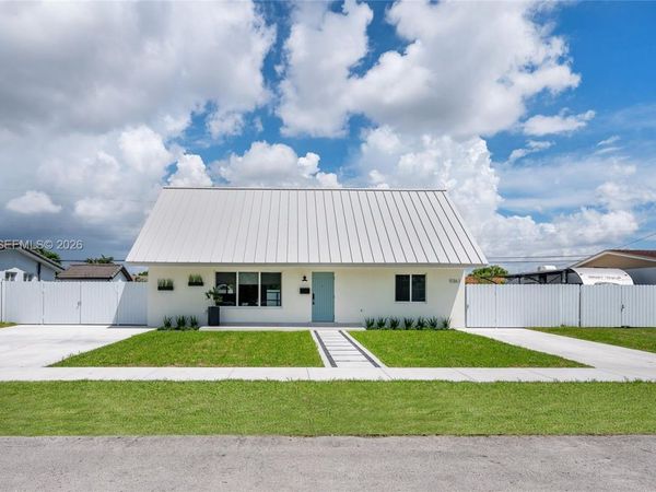 9361 SW 27th St , Miami, FL 33165