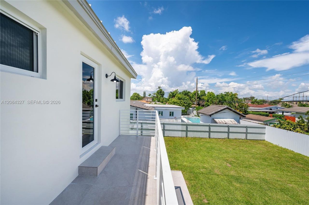 9361 SW 27th St, Miami, FL 33165 Photo