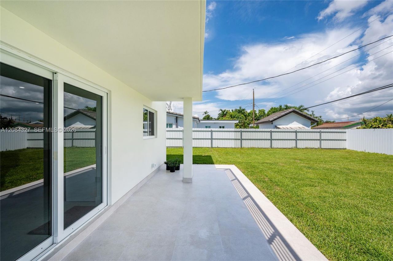 9361 SW 27th St, Miami, FL 33165 Photo