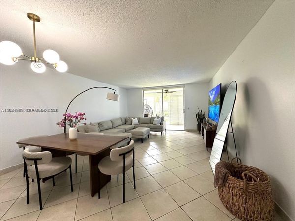 620 NE 12th Ave , Unit 102, Hallandale Beach, FL 33009