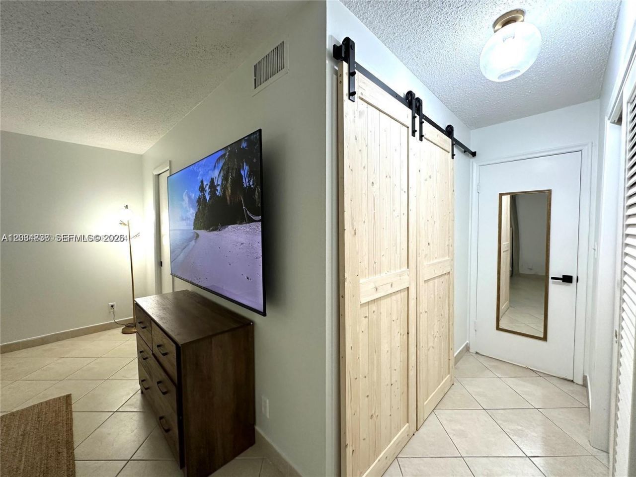 620 NE 12th Ave , Unit 102, Hallandale Beach, FL 33009 Photo