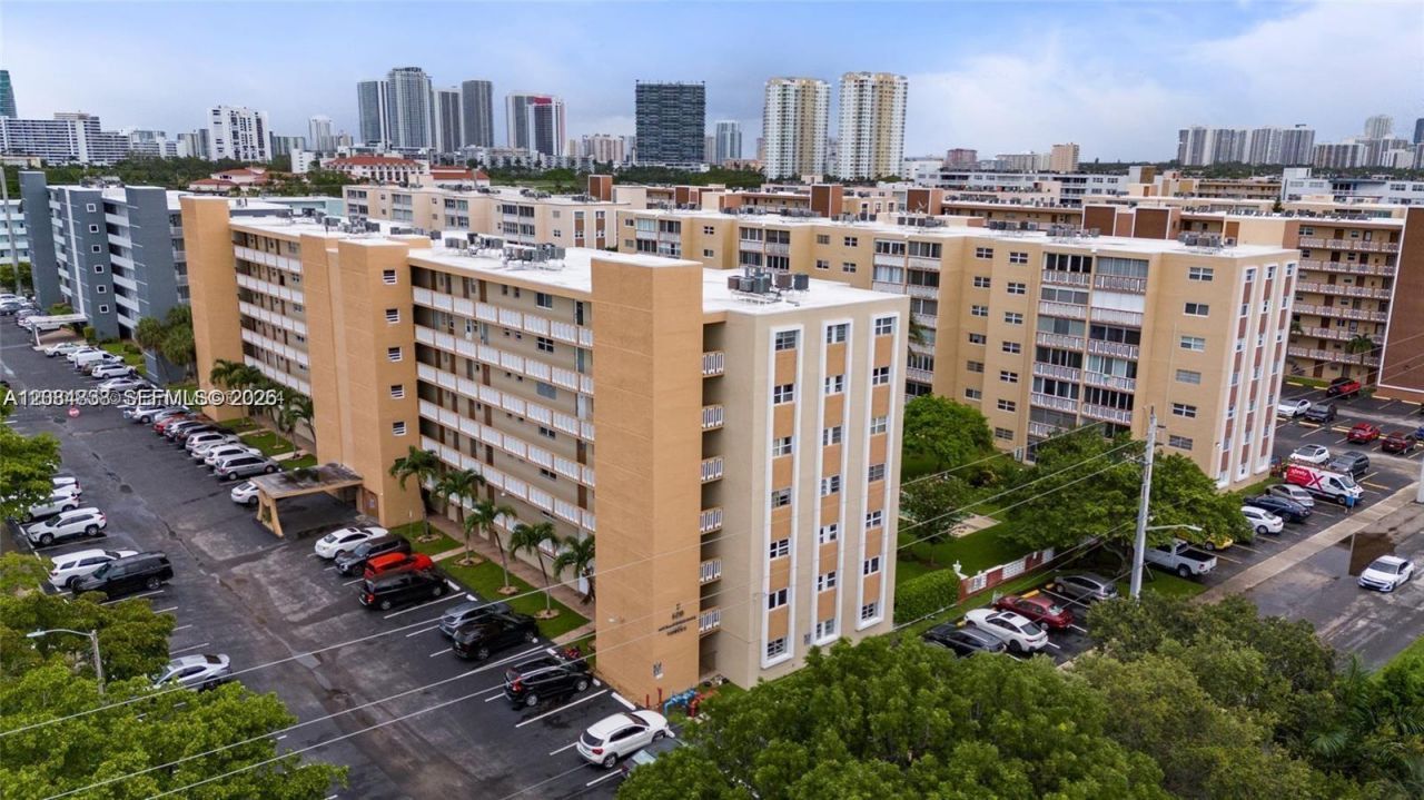 620 NE 12th Ave , Unit 102, Hallandale Beach, FL 33009 Photo