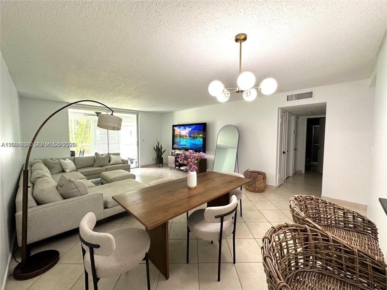 620 NE 12th Ave, Unit 102, Hallandale Beach, FL 33009 Photo