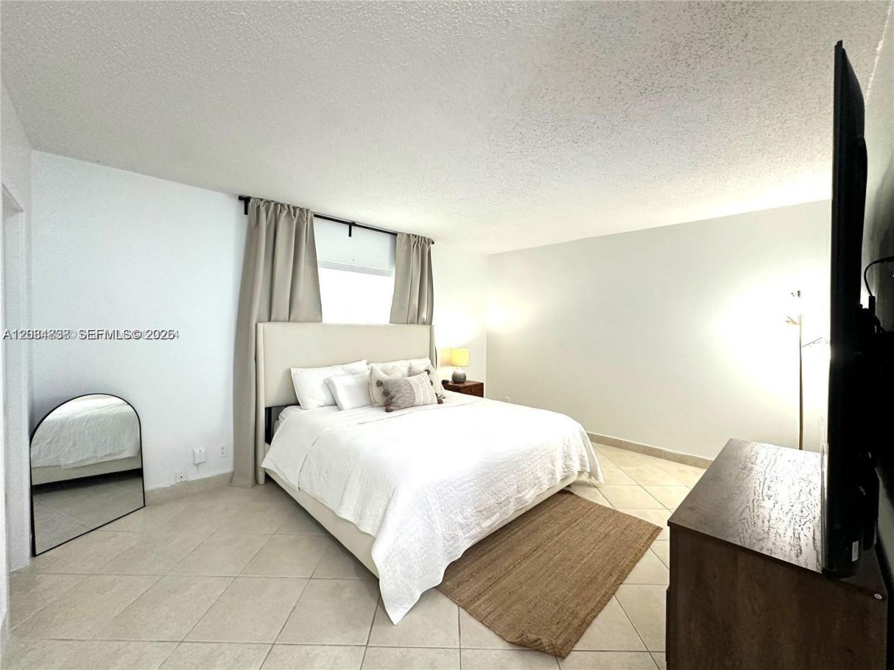 620 NE 12th Ave , Unit 102, Hallandale Beach, FL 33009 Photo
