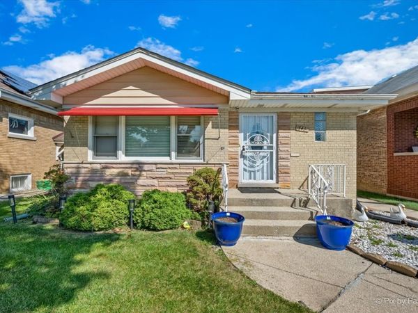 743 Newcastle Avenue , Westchester, IL 60154