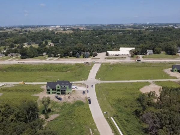 9615 Foxwood Court, West Des Moines, IA 50266
