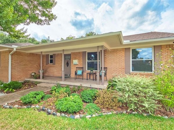 6221 Berryhill Street, Dallas, TX 75231