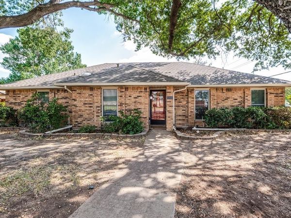 1900 Oakbluff Drive, Carrollton, TX 75007