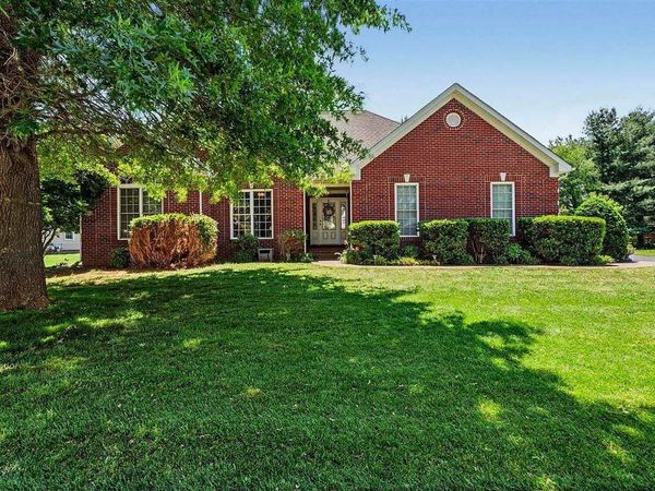 829 Divot Circle , Bowling Green, KY 42104