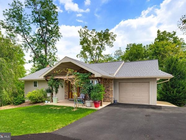78 PARKVIEW DRIVE, ELIZABETHTOWN, PA 17022