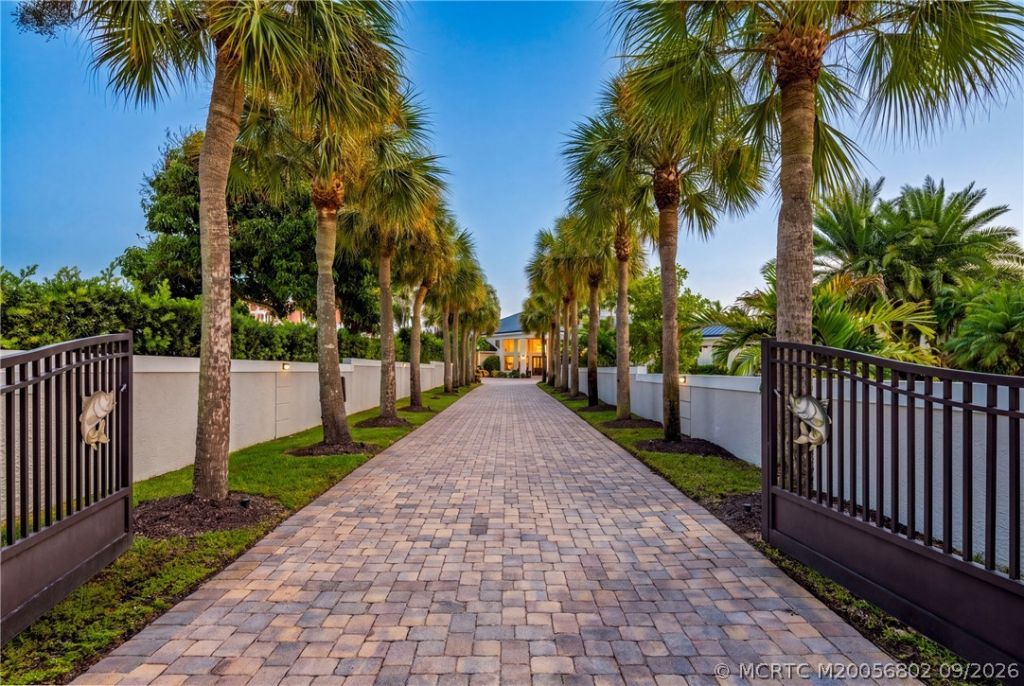 661 SW Bay Pointe Circle, Palm City, FL 34990 Photo