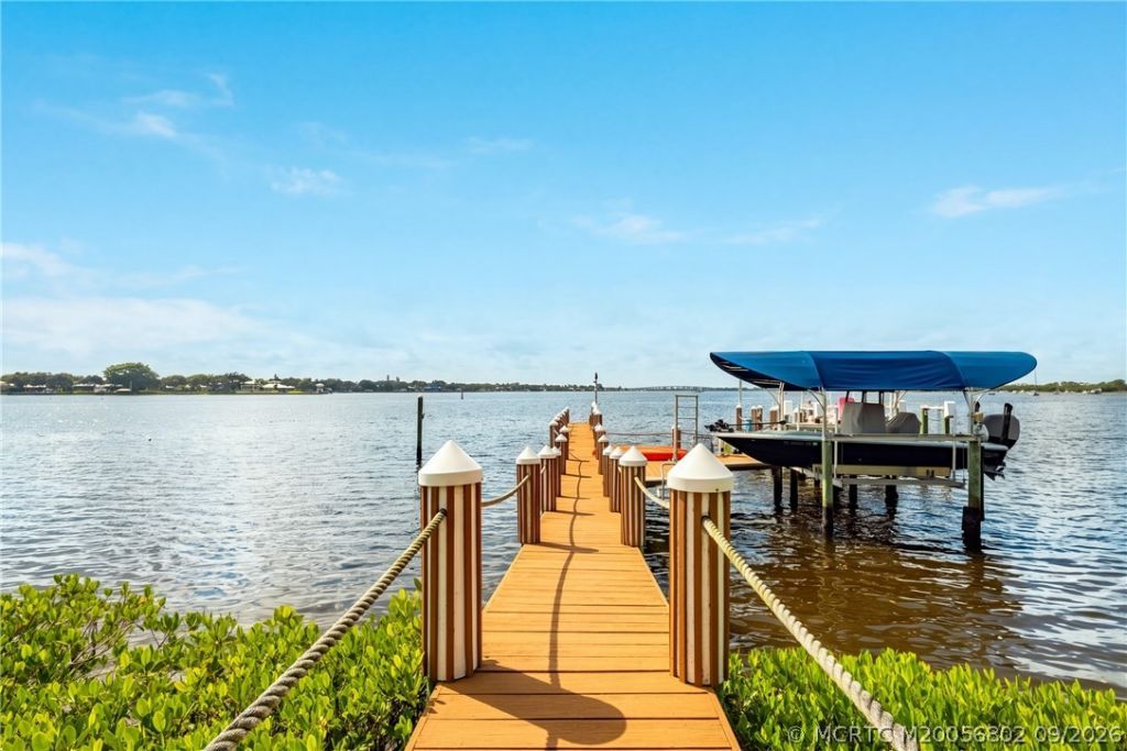 661 SW Bay Pointe Circle, Palm City, FL 34990 Photo
