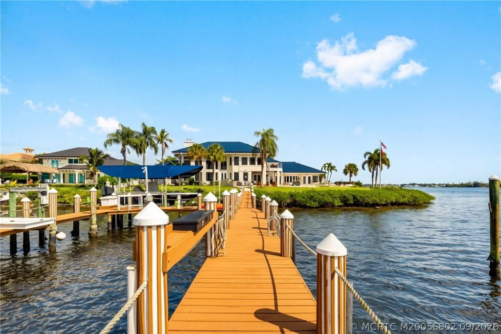 661 SW Bay Pointe Circle, Palm City, FL 34990 Photo