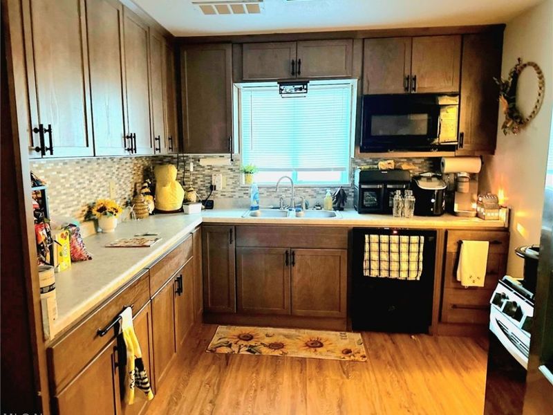 1757 Liberty Drive, Akron, OH 44313 Photo 3