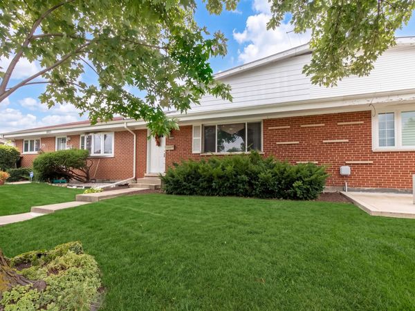 9025 Sherry Lane , Unit 9025, Des Plaines, IL 60016