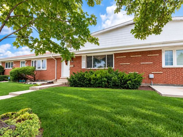 9025 Sherry Lane, Unit 9025, Des Plaines, IL 60016