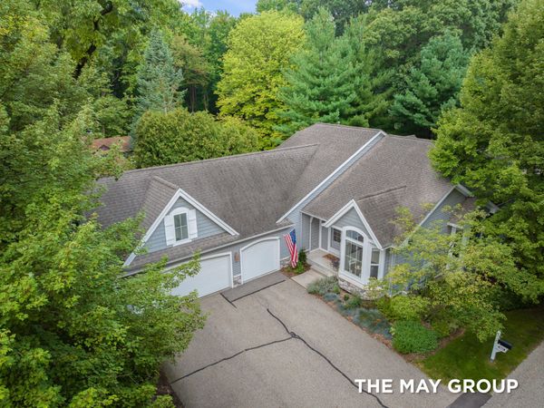 2431 Summit Ridge Drive NE, Grand Rapids, MI 49505