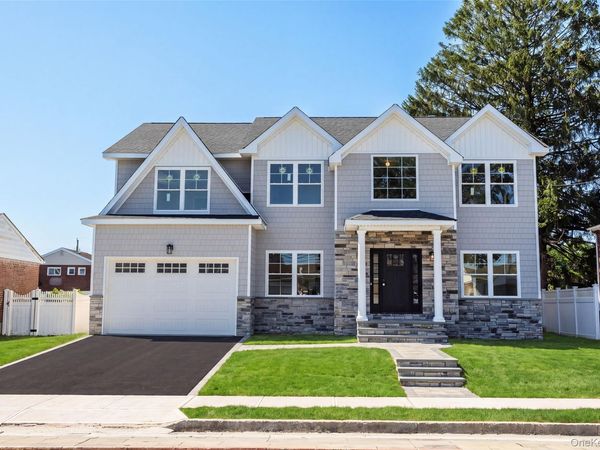 366 Broadway , Massapequa Park, NY 11762