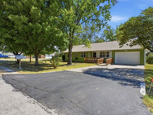 1524 S Clark Avenue , Bolivar, MO 65613