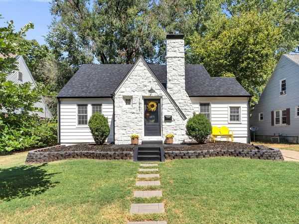 1261 E University Street , Springfield, MO 65804