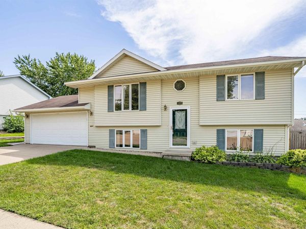442 Countryside Dr, LeMars, IA 51031