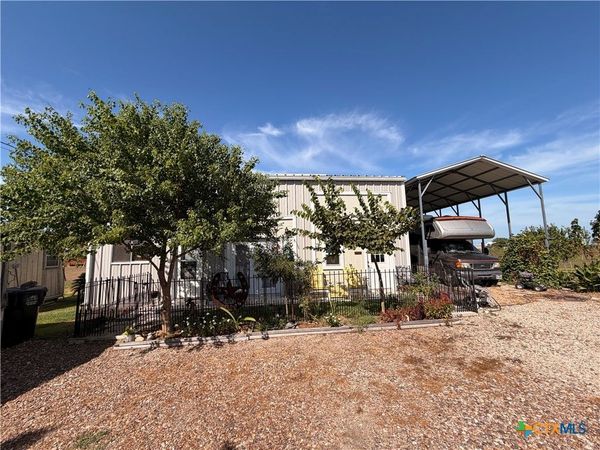 56 S Quailrun Avenue, Port Lavaca, TX 77979