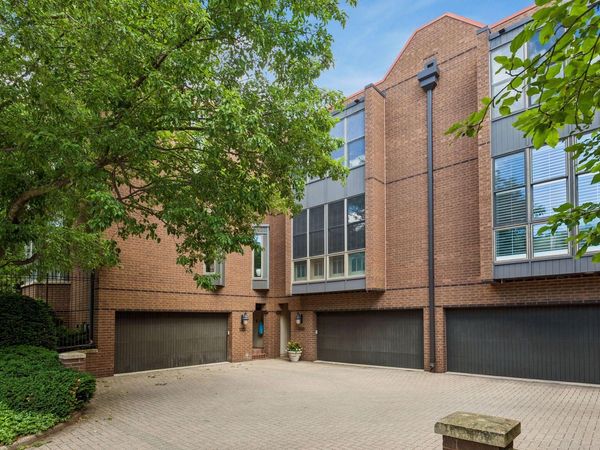 1220 Mount Curve Avenue, Minneapolis, MN 55403