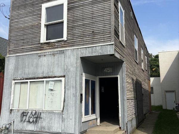 451 Carrier Street NE, Grand Rapids, MI 49505