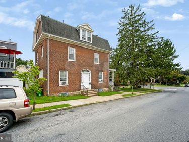 1110 BUSHKILL STREET, EASTON, PA 18042