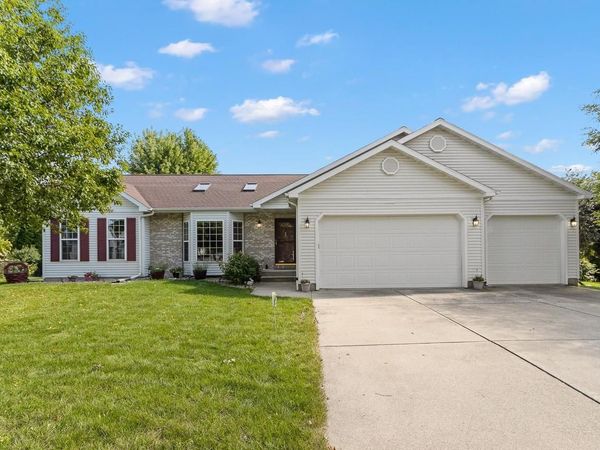 1331 Pinnacle Circle, Sun Prairie, WI 53590