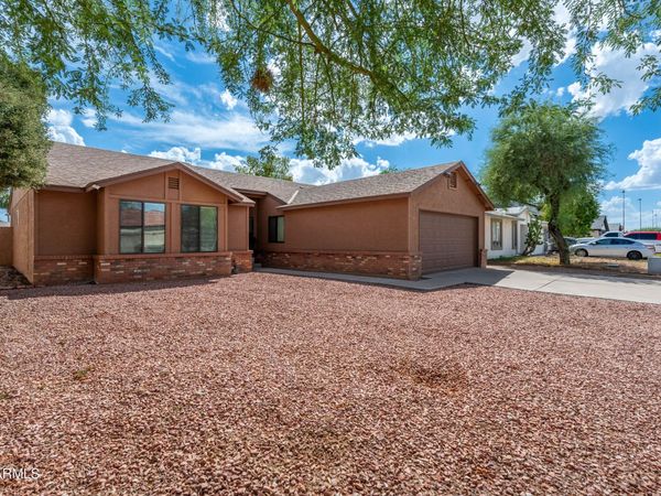 7425 W OCOTILLO Road, Glendale, AZ 85303