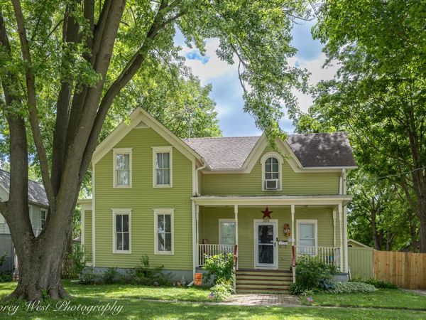 320 E High Street , Sycamore, IL 60178