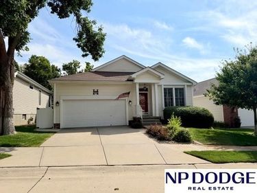 17207 Hickory Plaza, Omaha, NE 68130
