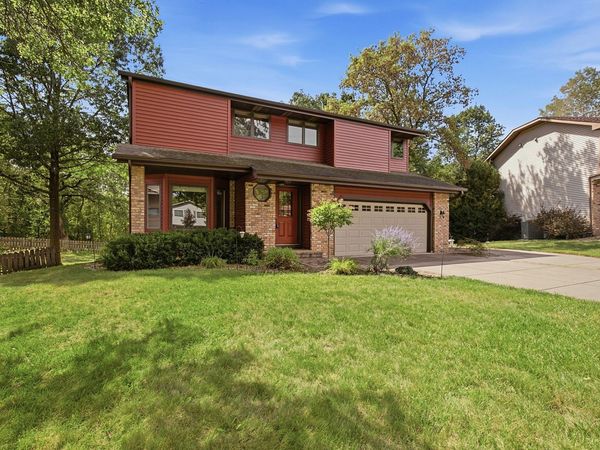 948 Waterford Drive W, Eagan, MN 55123