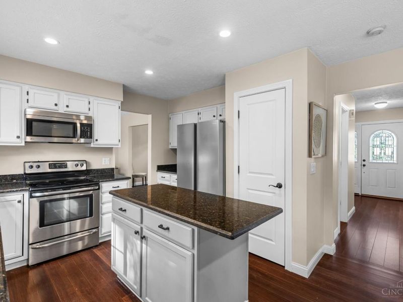9944 Kerr Cemetery Road, Loveland, OH 45140 Photo 14