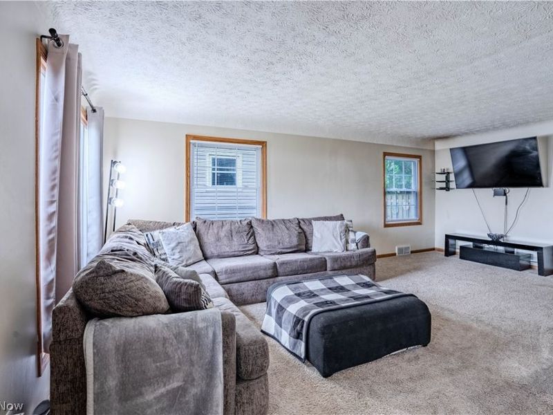 5703 Haverhill Avenue, Parma, OH 44129 Photo 8