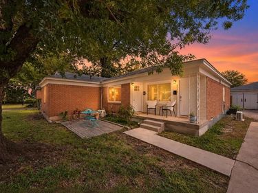 2350 Dunloe Drive, Dallas, TX 75228
