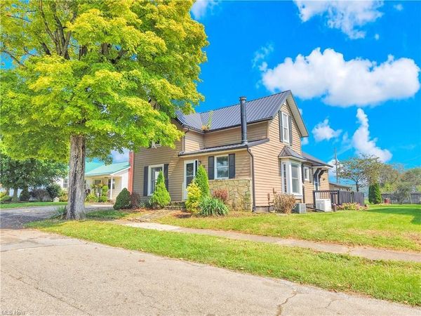 156 N Sugar Street, Saint Louisville, OH 43071