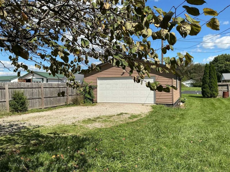 156 N Sugar Street, Saint Louisville, OH 43071 Photo 2
