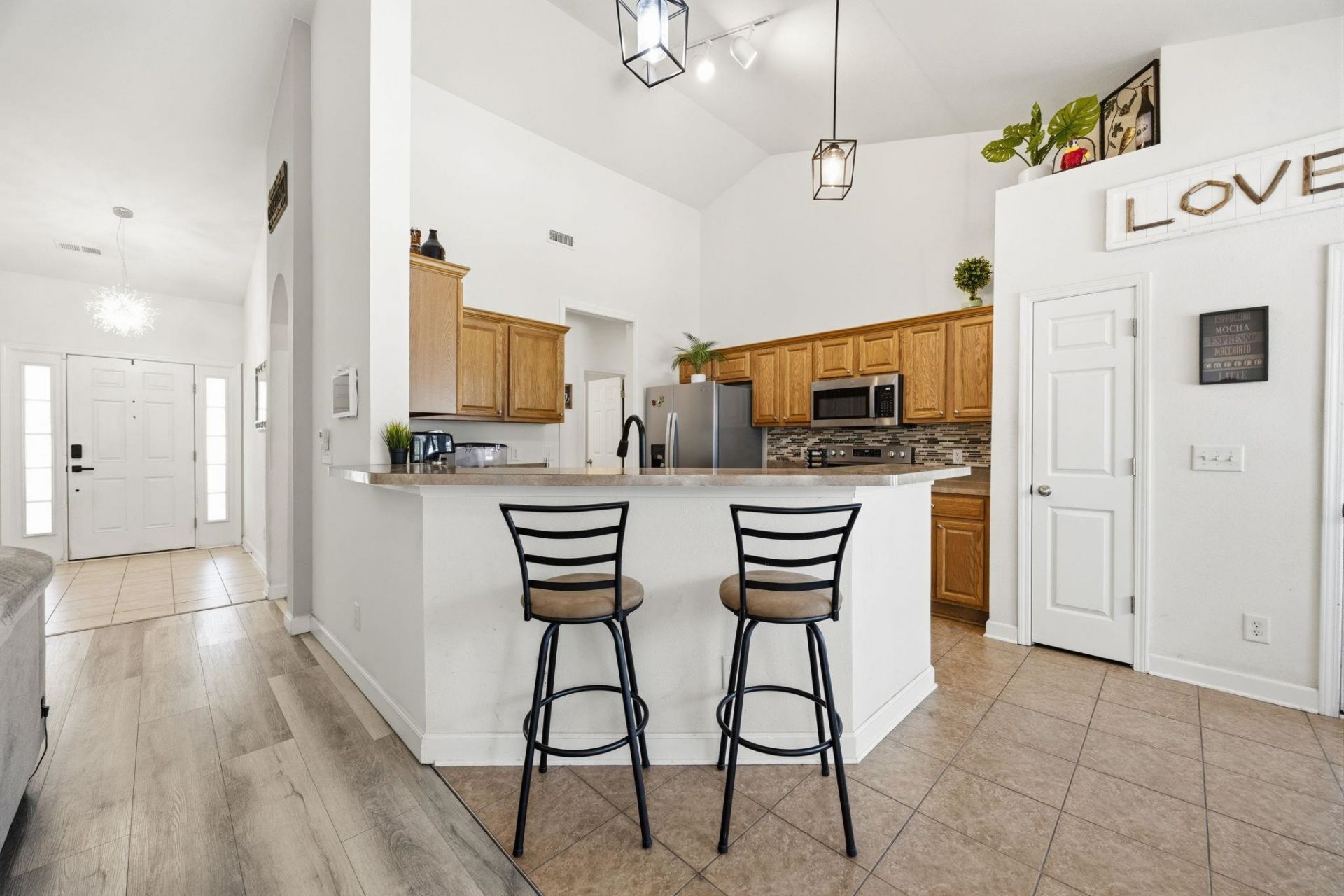 810 Indianola Ct. Photo 12