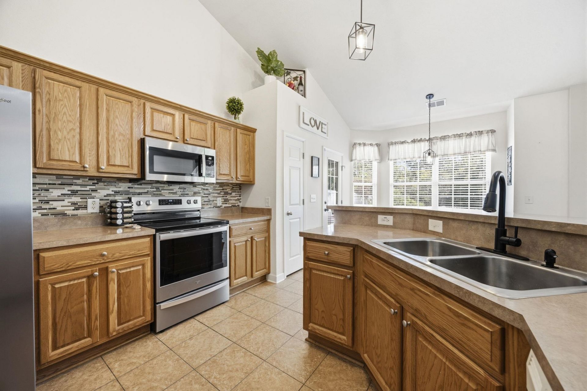 810 Indianola Ct. Photo 14